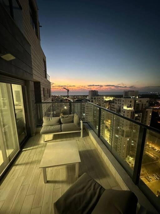 Elegant 3 Bedroom Ocean View Condo In Kiryat Yam Qiryat Yam Exteriér fotografie